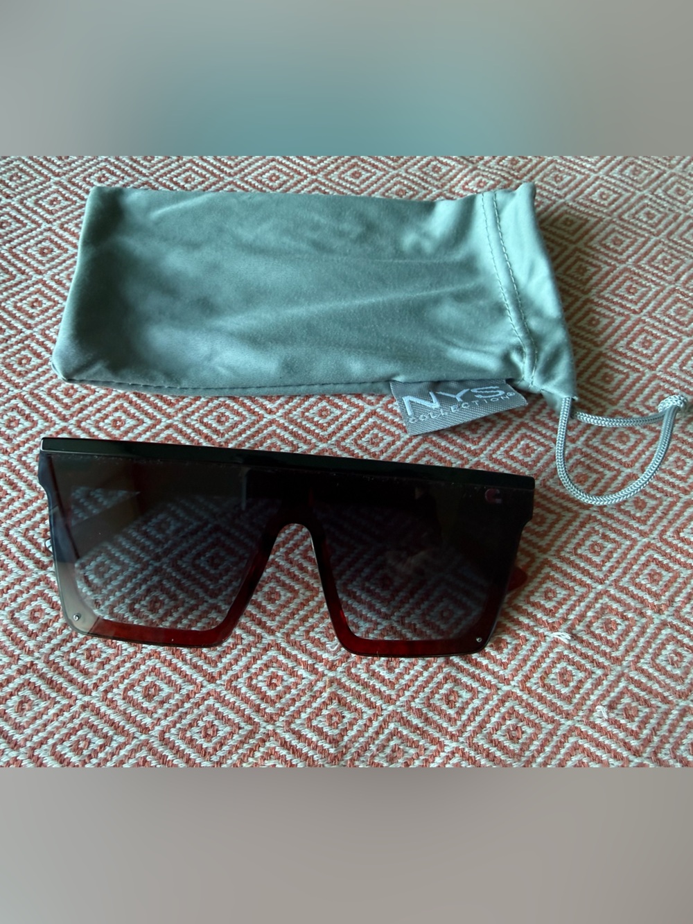 NYS square sunglasses